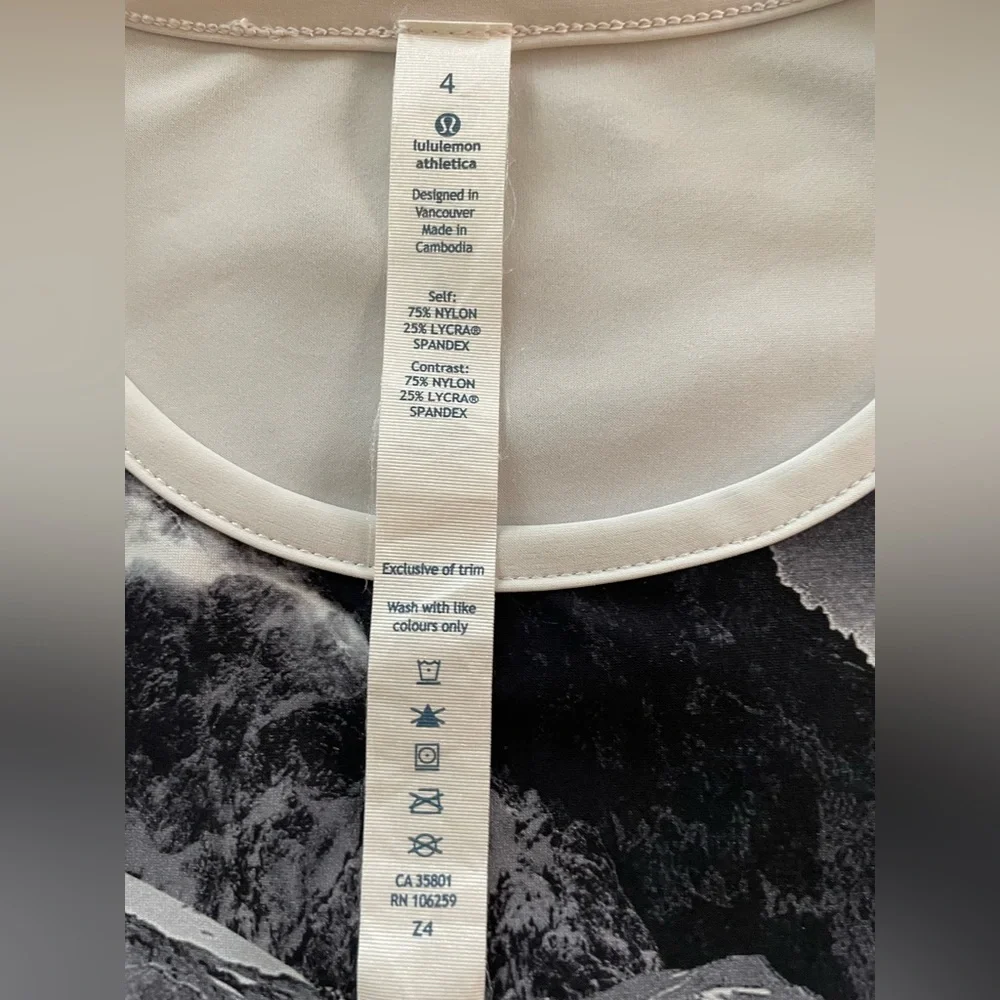 Lululemon‎ Short Sleeve Top 4 Snapshot White Gray Mountain Graphic Athletic Tee